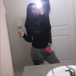 Meet your Posher, Naima